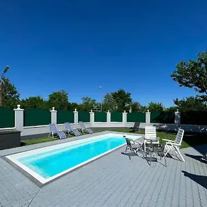 Atemberaubendes + Pool Apartment